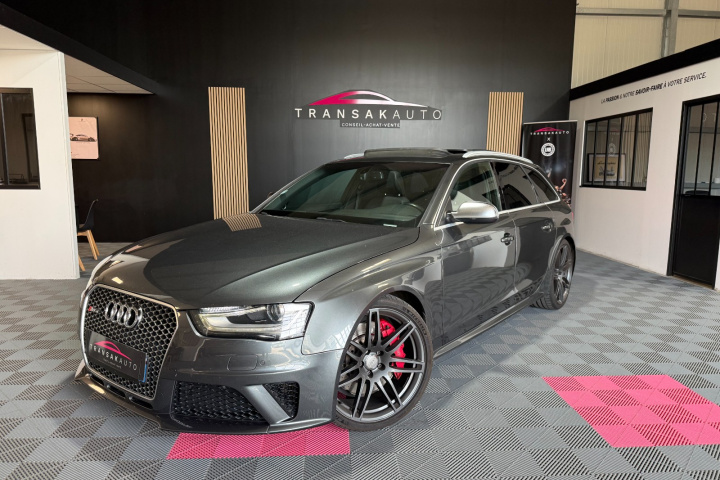 AUDI RS4 AVANT